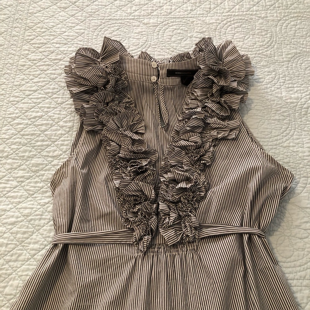 BCBGMAXAZRIA ruffle neck sleeveless top. Size medium. - Picture 3 of 9
